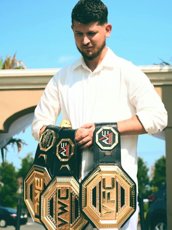 Event Manager Hold ARM Championship belt