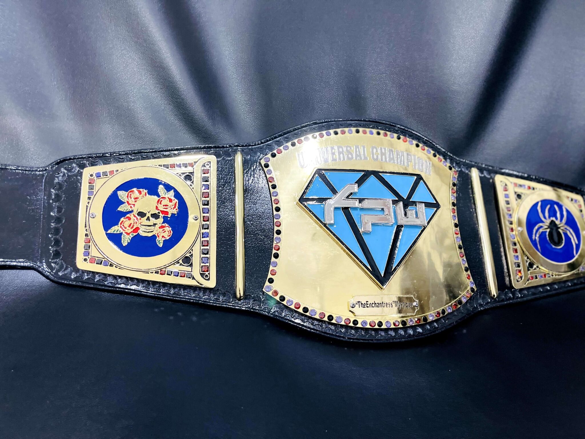 CUSTOM UNIVERSAL CHAMPIONSHIP BELT – ARM BELTS